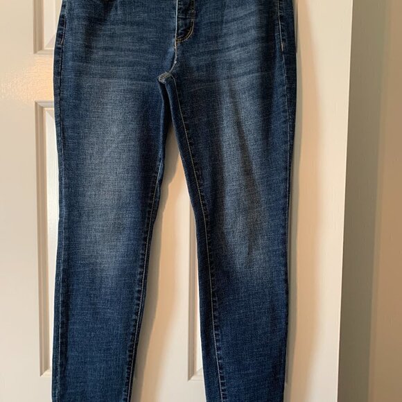 ANKLE JEANS - LITTLE DISTRESS - Sz 12 COTTON/POLYESTER - Picture 1 of 4